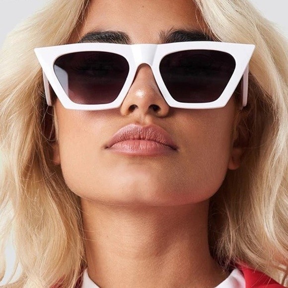 Oversized White Cat Eye Sunglasses - Picture 2 of 7